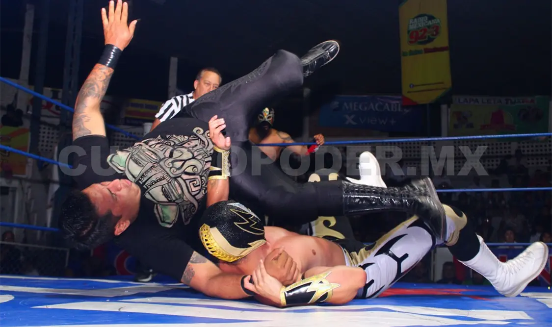 Jaguar Negro vence en combate estelar