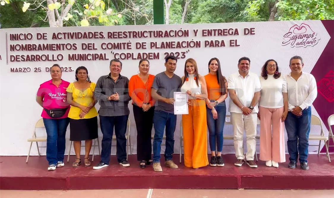 La alcaldesa de Tapachula entrega nombramientos y toma protesta a los integrantes del Copladem. CP