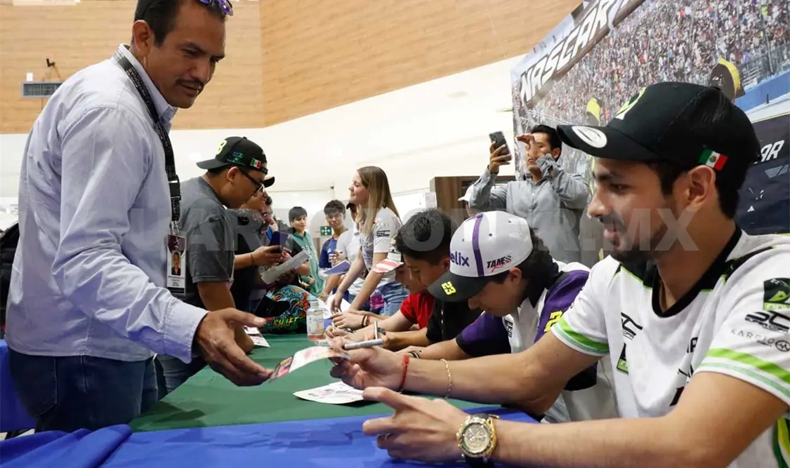 Gran ambiente y expectación previo a la carrera inaugural de Nascar México Series. Diego Pérez/CP