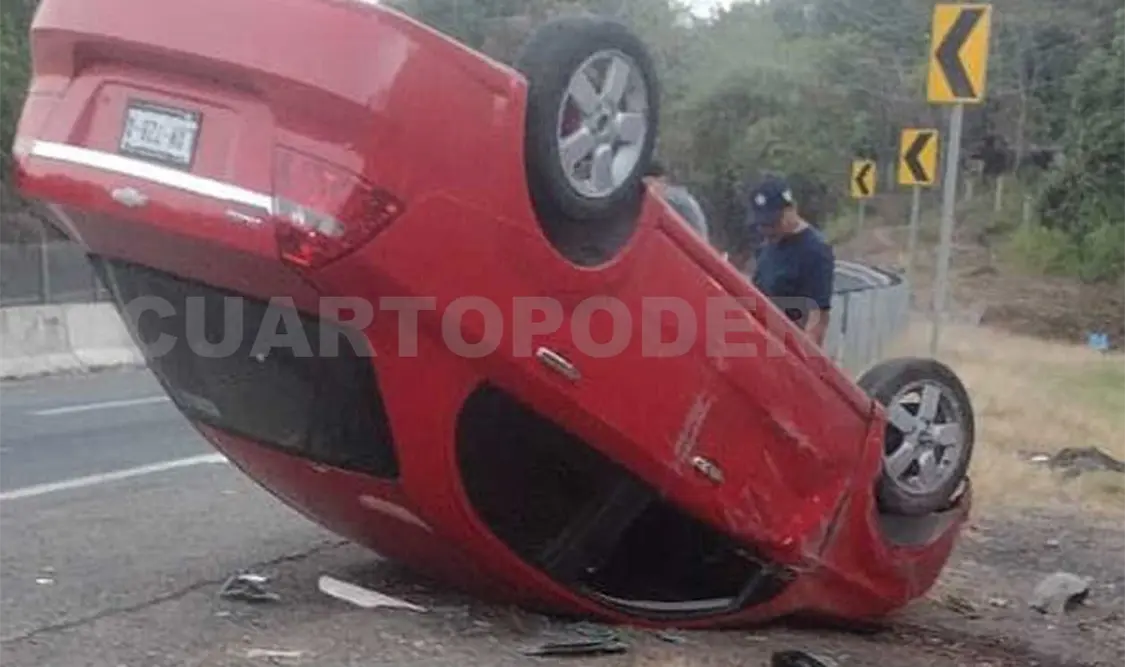 Solo daños materiales fue el saldo del accidente carretero. Víctor Sánchez / CP
