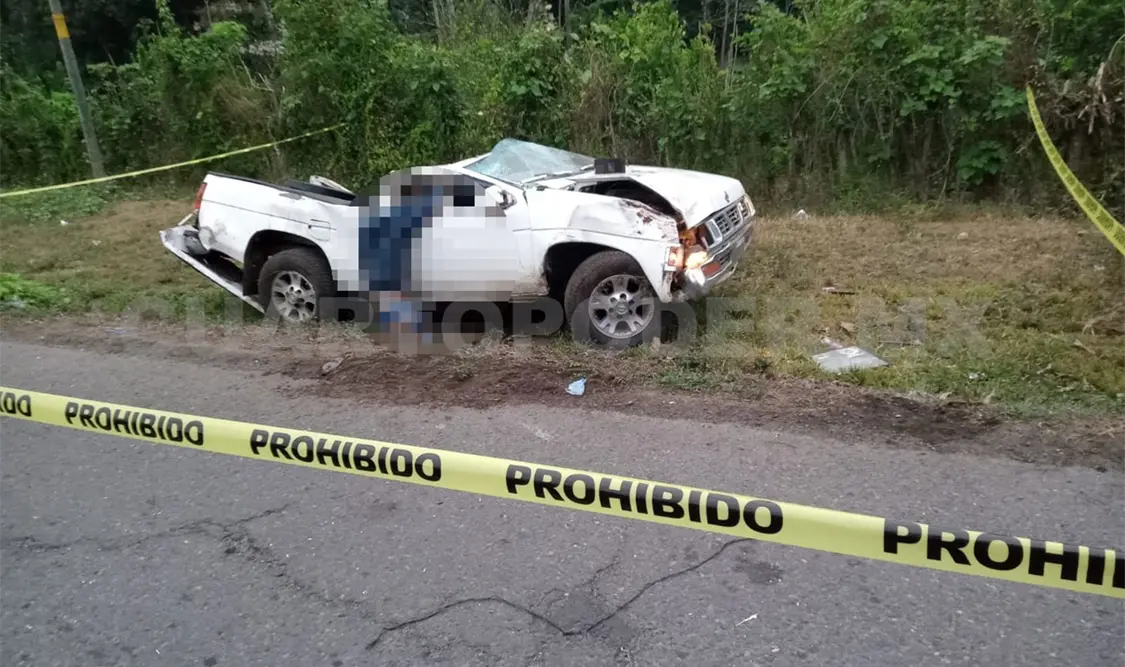 Muere al volcar en carretera a Metapa de Domínguez
