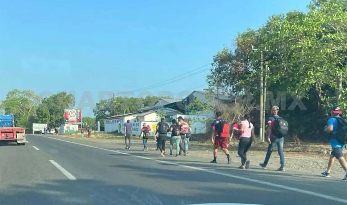 Siguen saliendo grupos de migrantes a Oaxaca