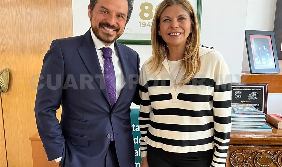 Zoé Robledo recibe a Ana María de la Cruz Morales