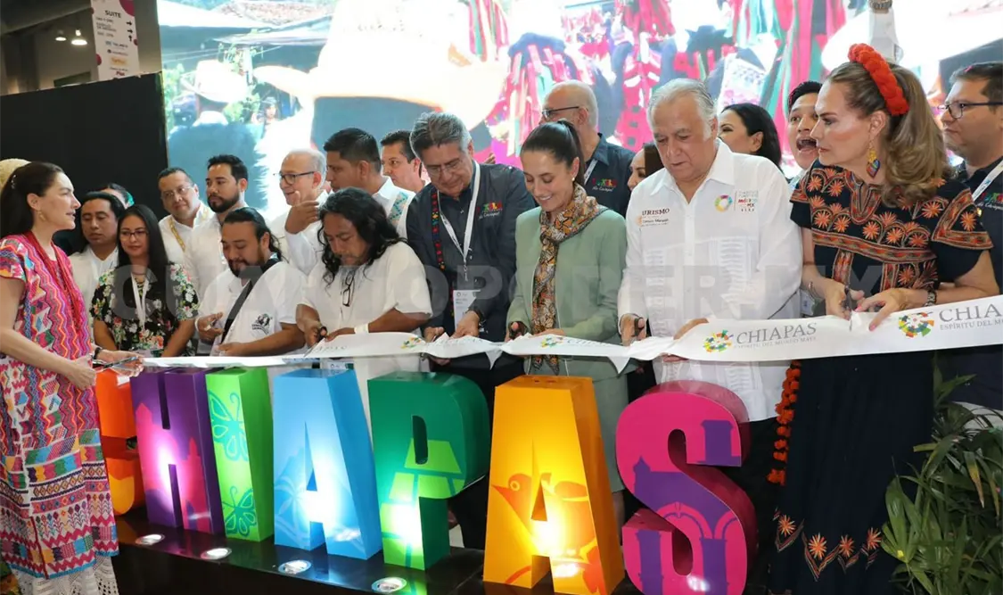 Carlos Morales inaugura pabellón turístico Chiapas