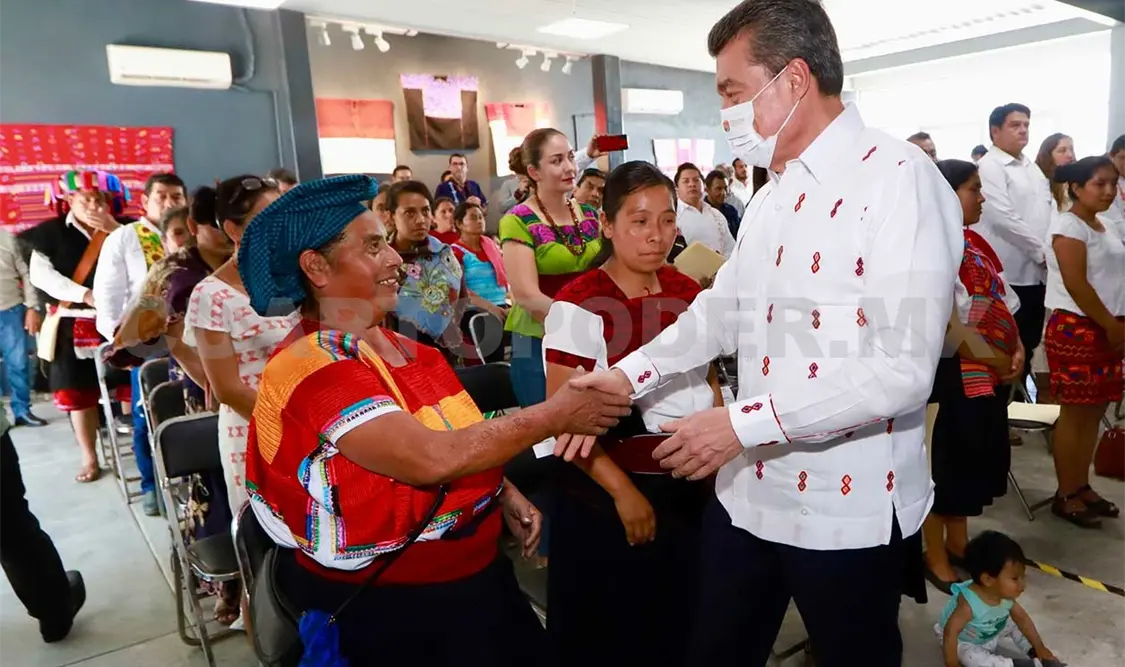 Enaltecen labor artesanal en telar de cintura