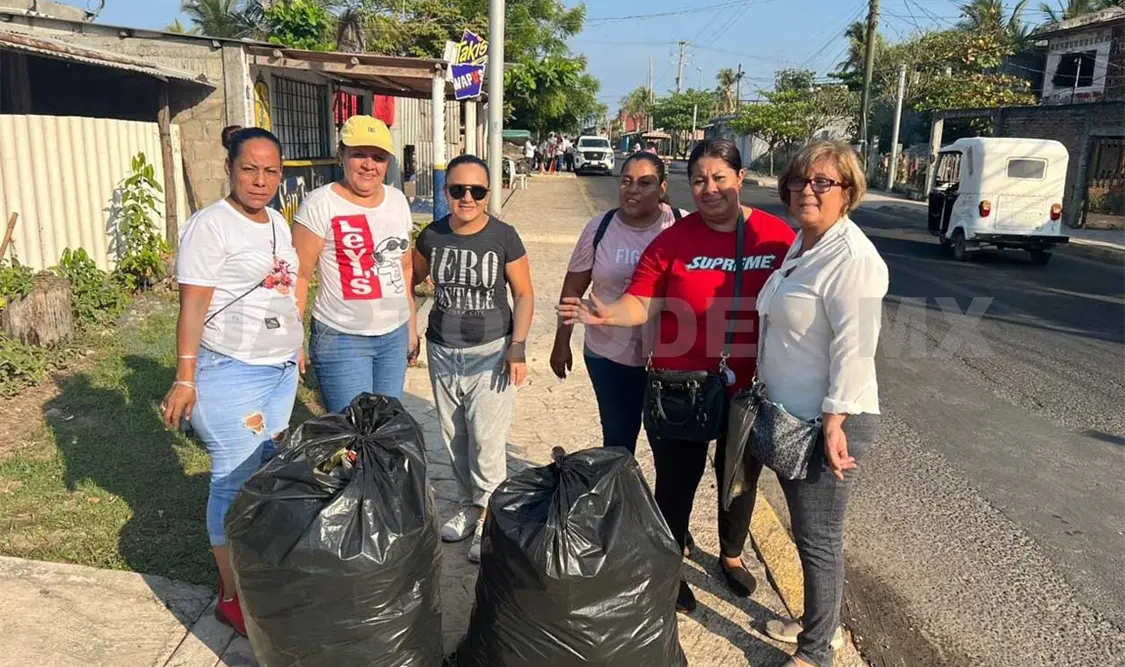 Operativo de limpieza de playas en Tapachula