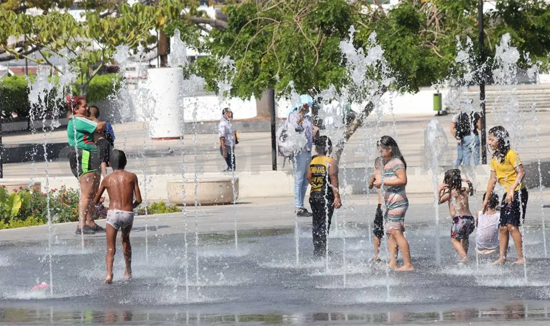 La principal recomendación es mantener a niños y adultos mayores hidratados. Diego Pérez / CP