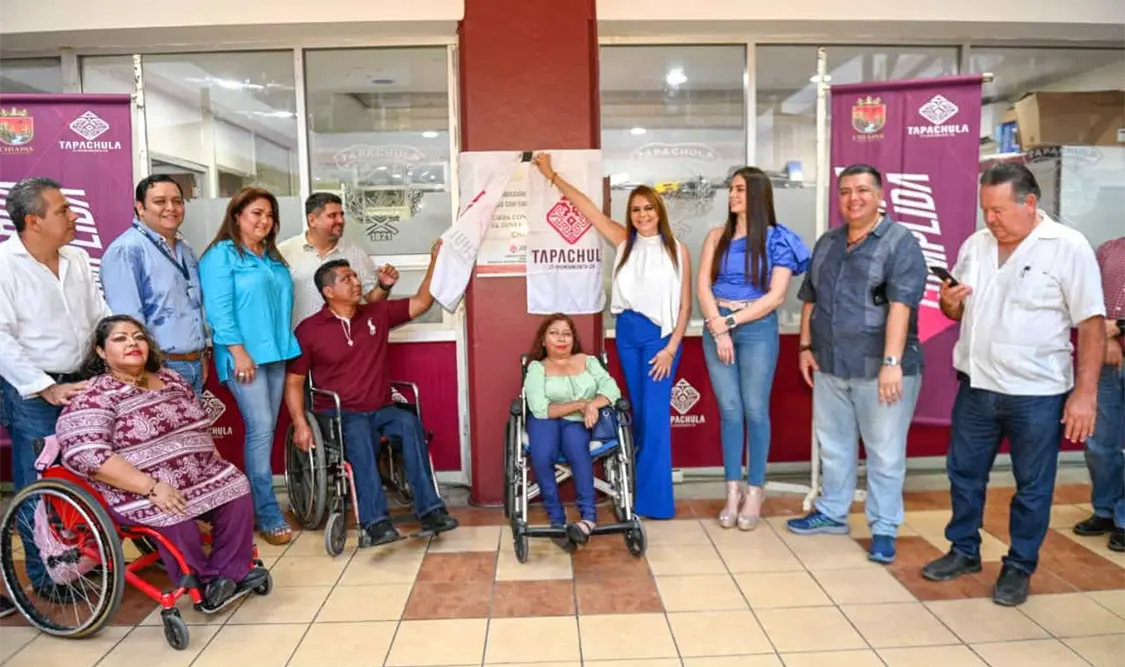 INAUGURA ROSY URBINA ELEVADOR PARA PERSONAS CON DISCAPACIDAD EN EL PALACIO MUNICIPAL