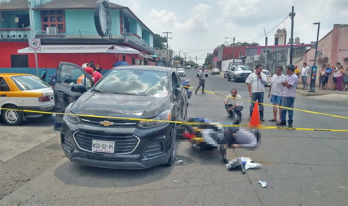 Fallece al impactar en una camioneta