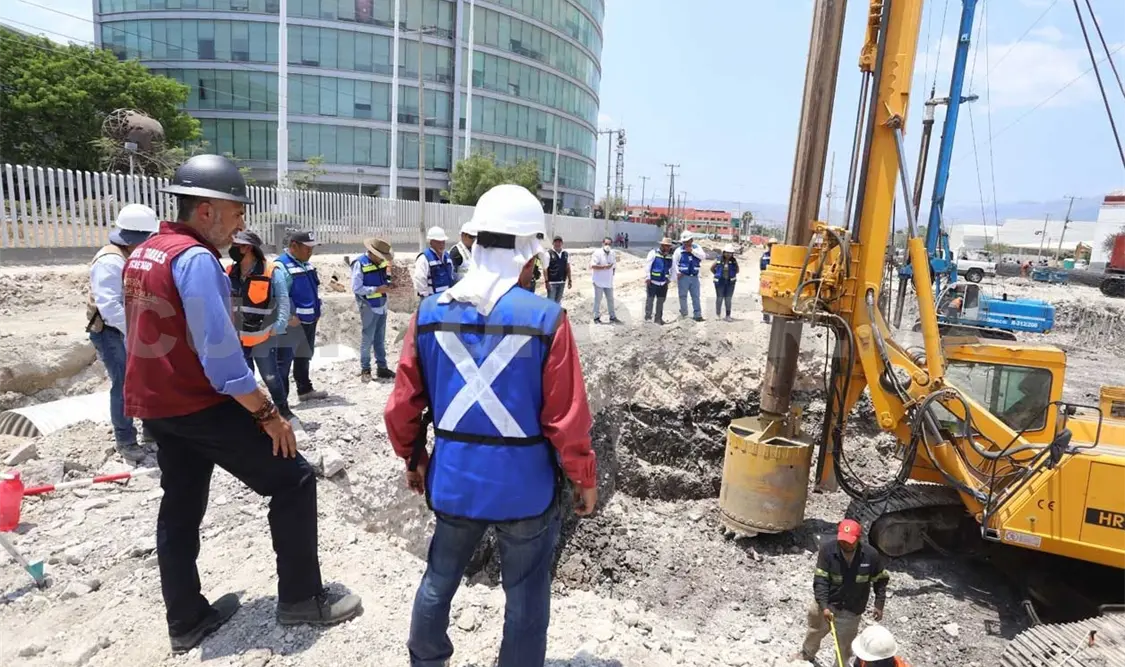 Preparan perforaciones para obra del paso a desnivel