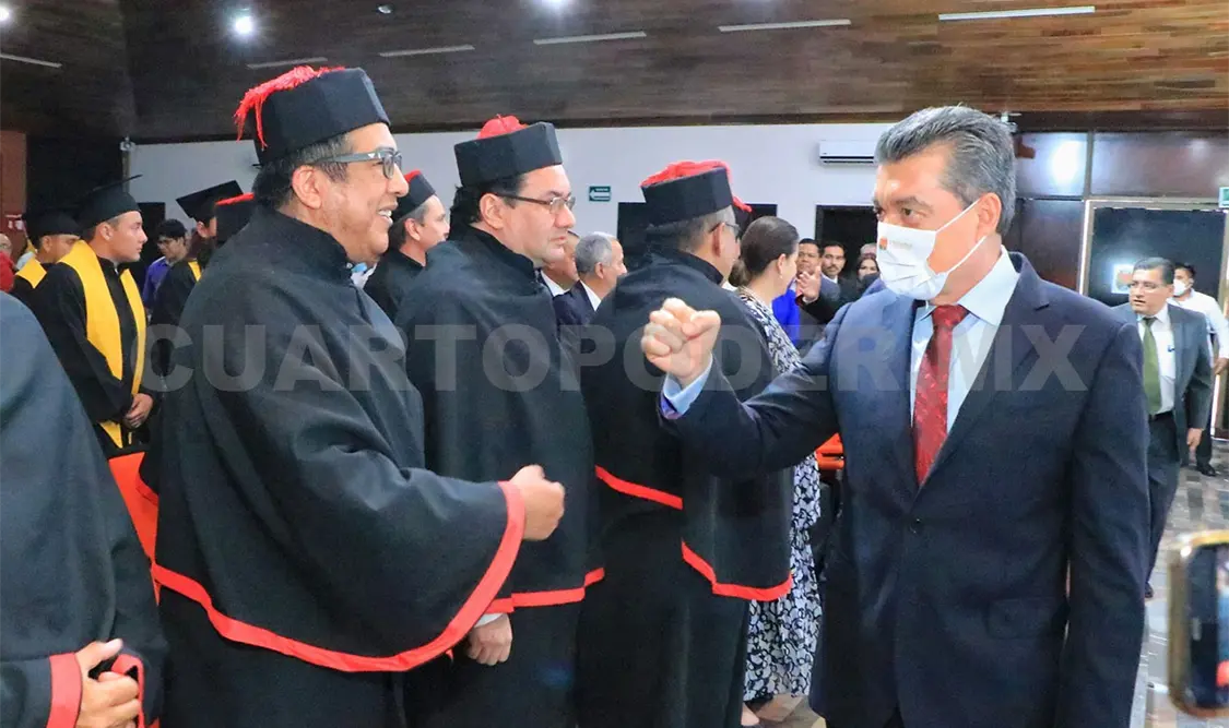 Asiste a ceremonia de graduación de la Enaproc