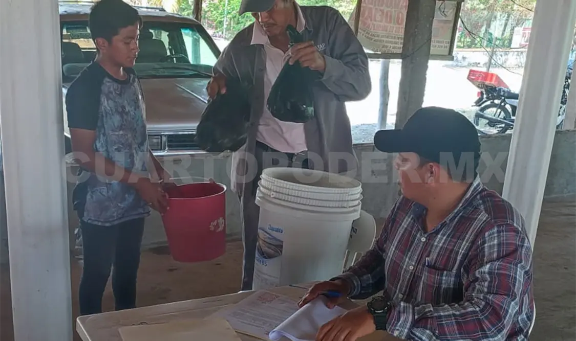 Entregan hipoclorito para saneamiento en negocios