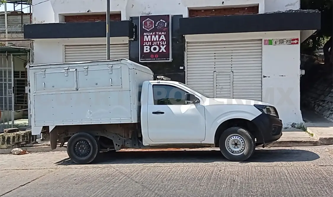 Se ahorca en la loza de su casa