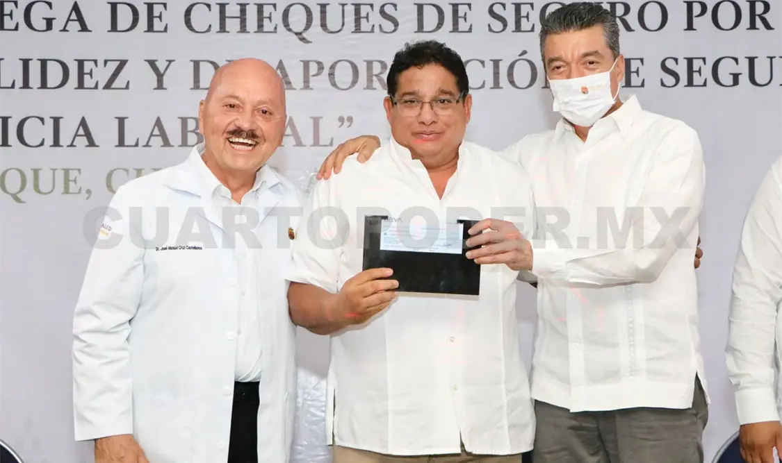 Escandón hace justicia laboral al personal de salud