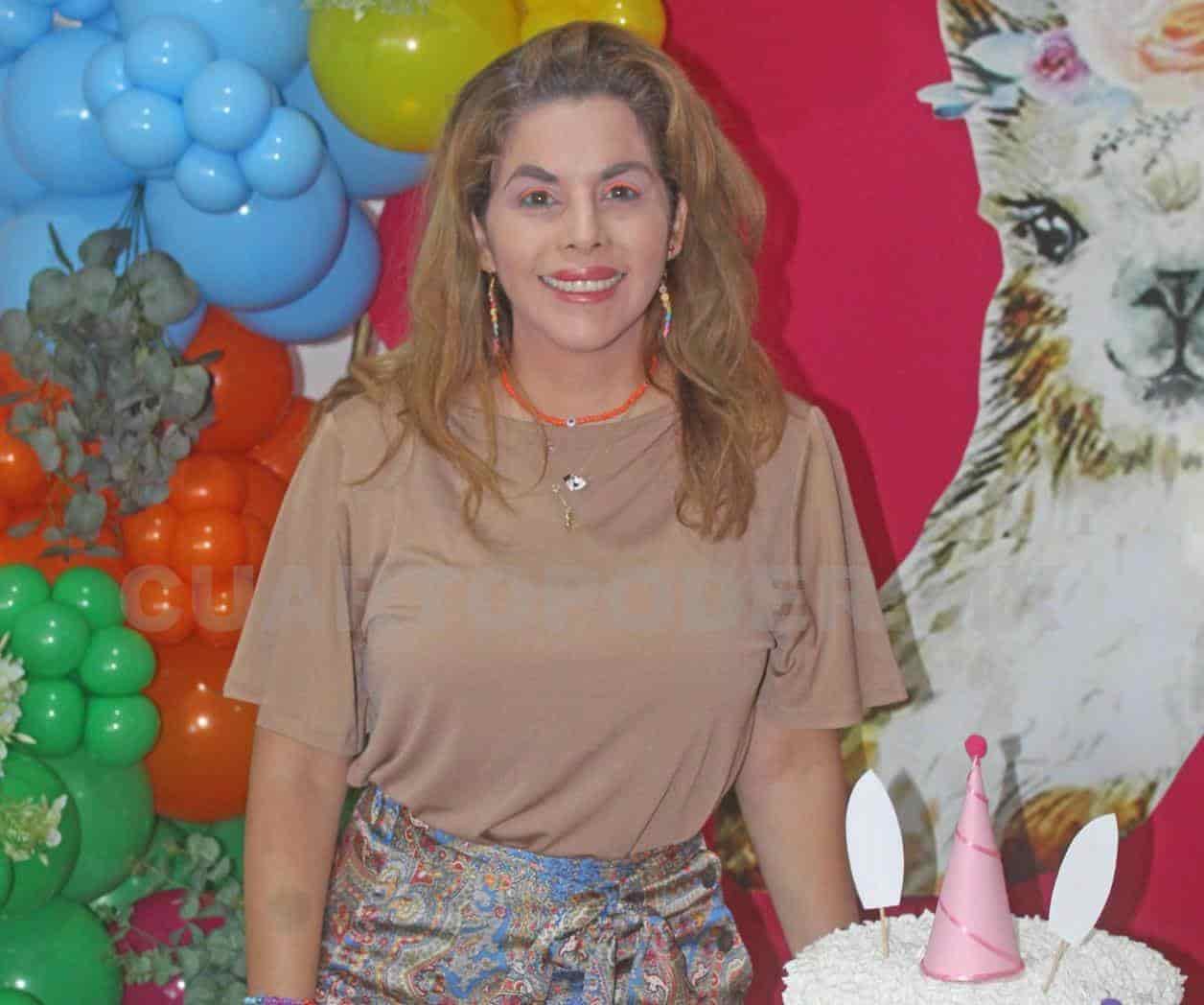 Felicitando a Marian