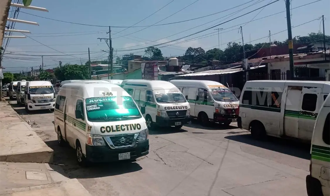 Choferes anuncian paro por cobradores de piso en Tapachula