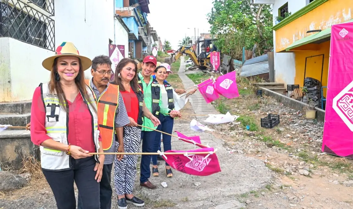 Inician trabajos de pavimentación en Lázaro Cárdenas