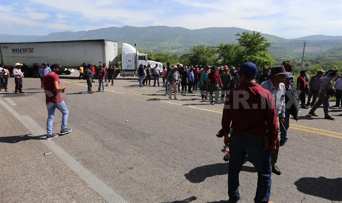 En rapiña, pobladores no respetan ni la chatarra