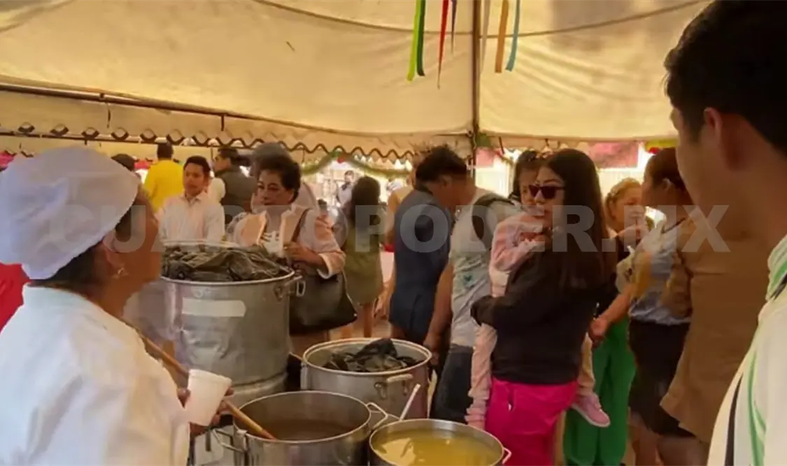 Realizan tradicional jueves de marimba y del tamal