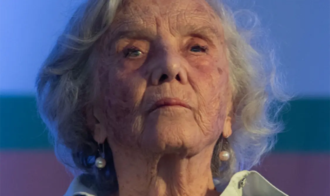 El Senado de la República aprobó por unanimidad otorgar la Medalla de Honor Belisario Domínguez a Elena Poniatowska Amor. Cortesía