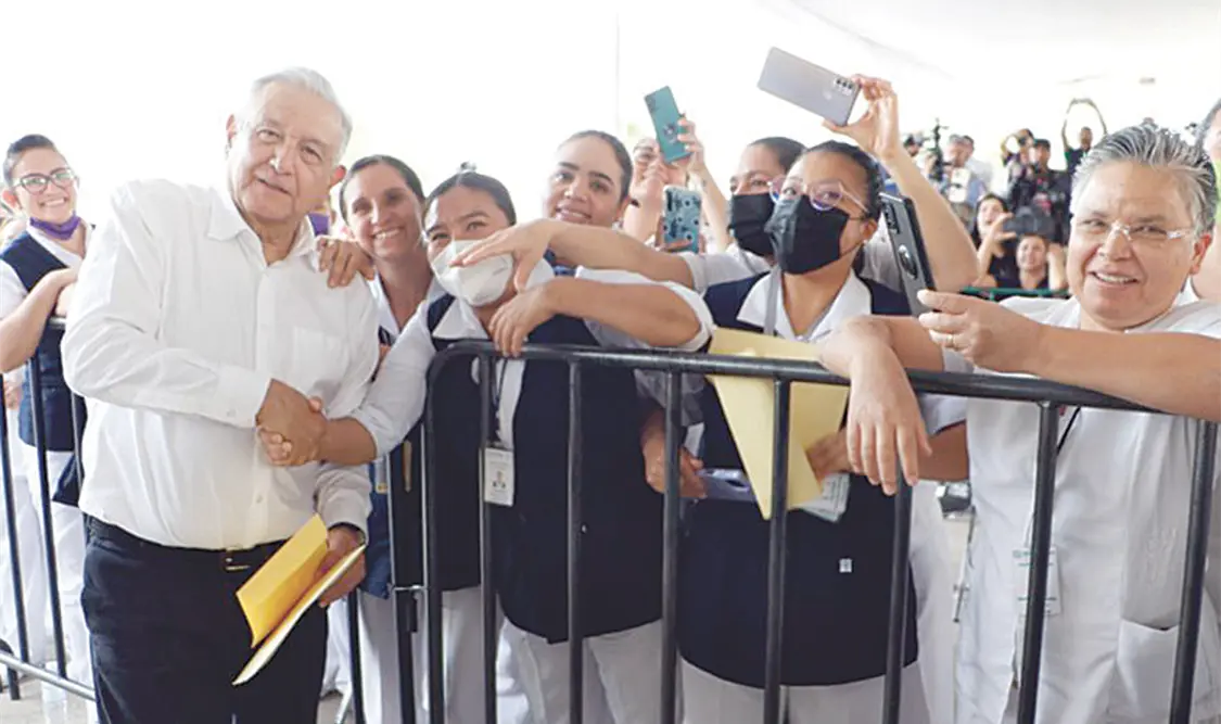 El presidente aseveró que se ha convocado a 10 mil especialistas en medicina jubilados del país para sumarse al programa. Cortesía