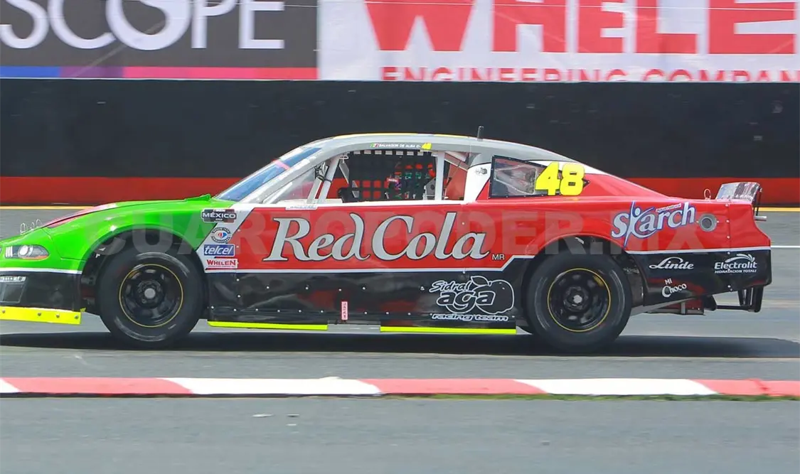 Salvador de Alba disfruta triunfo en Nascar