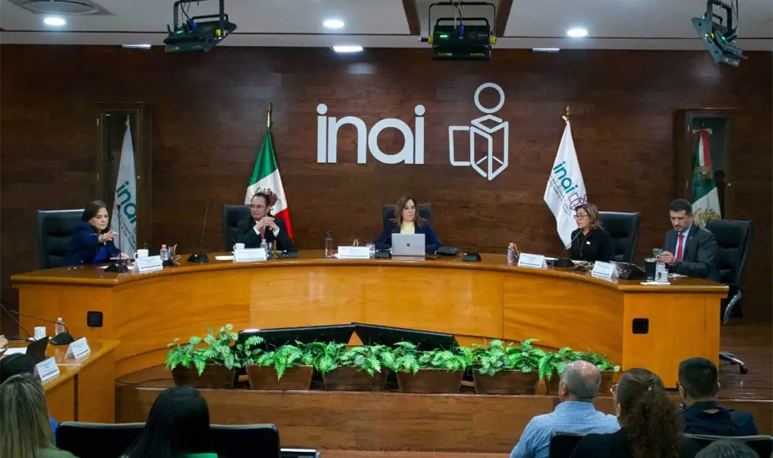 AMLO aseguró que el costo anual de mil millones de pesos, que es el presupuesto del INAI, podría destinarse a la gente necesitada. Cortesía