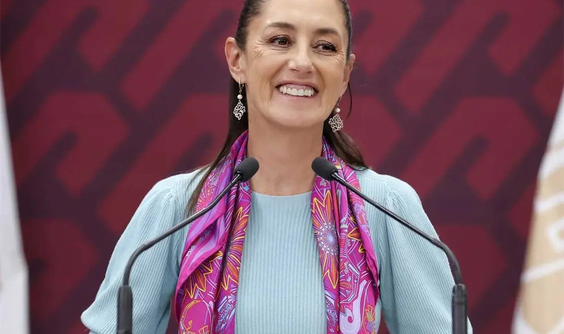 Sheinbaum analiza la posibilidad de reunirse con migrantes mexicanos en ese país. Cortesía