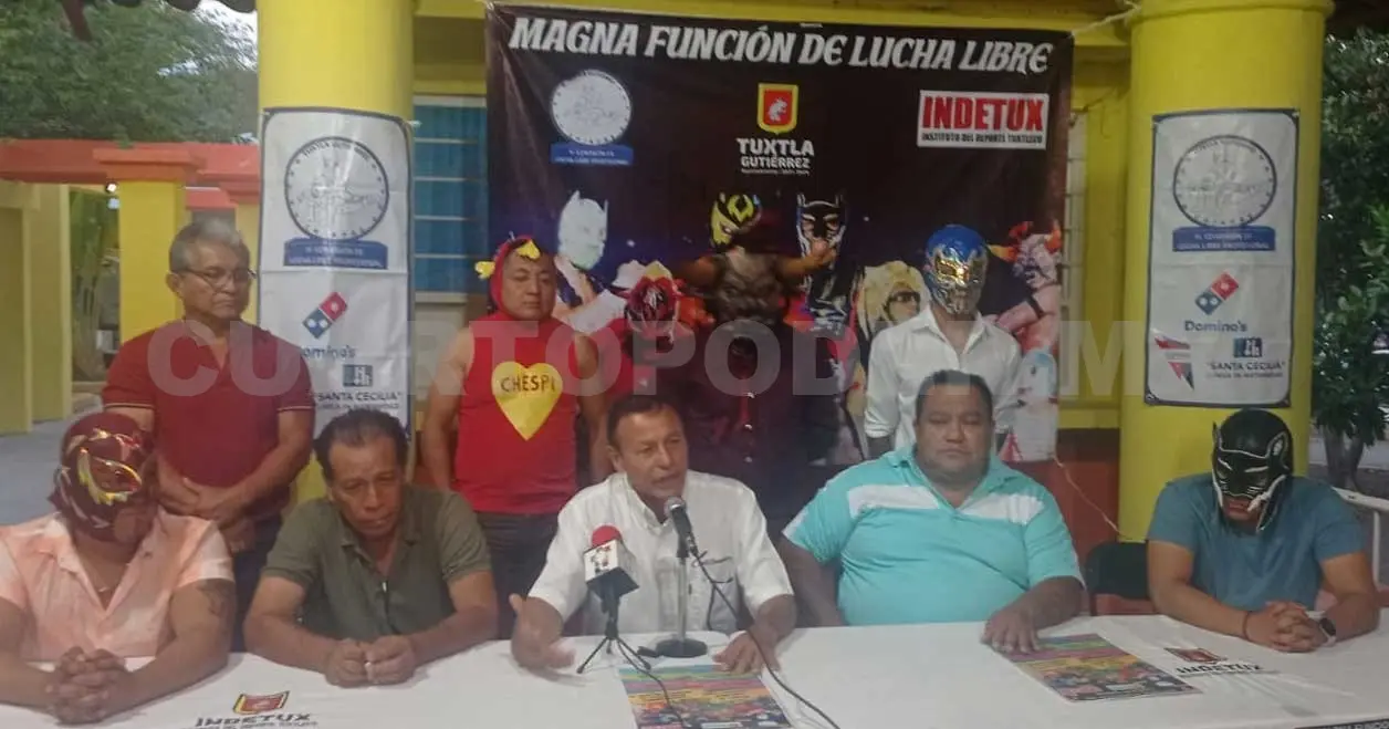 A la conferencia asistieron los organizadores de esta nueva función de Lucha Libre. Alan Pola/CP
