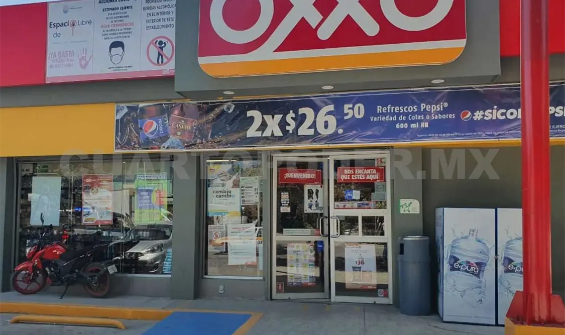 La mujer realizó los depósitos en una tienda de conveniencia y el resto en una institución bancaria. Ulises López / CP