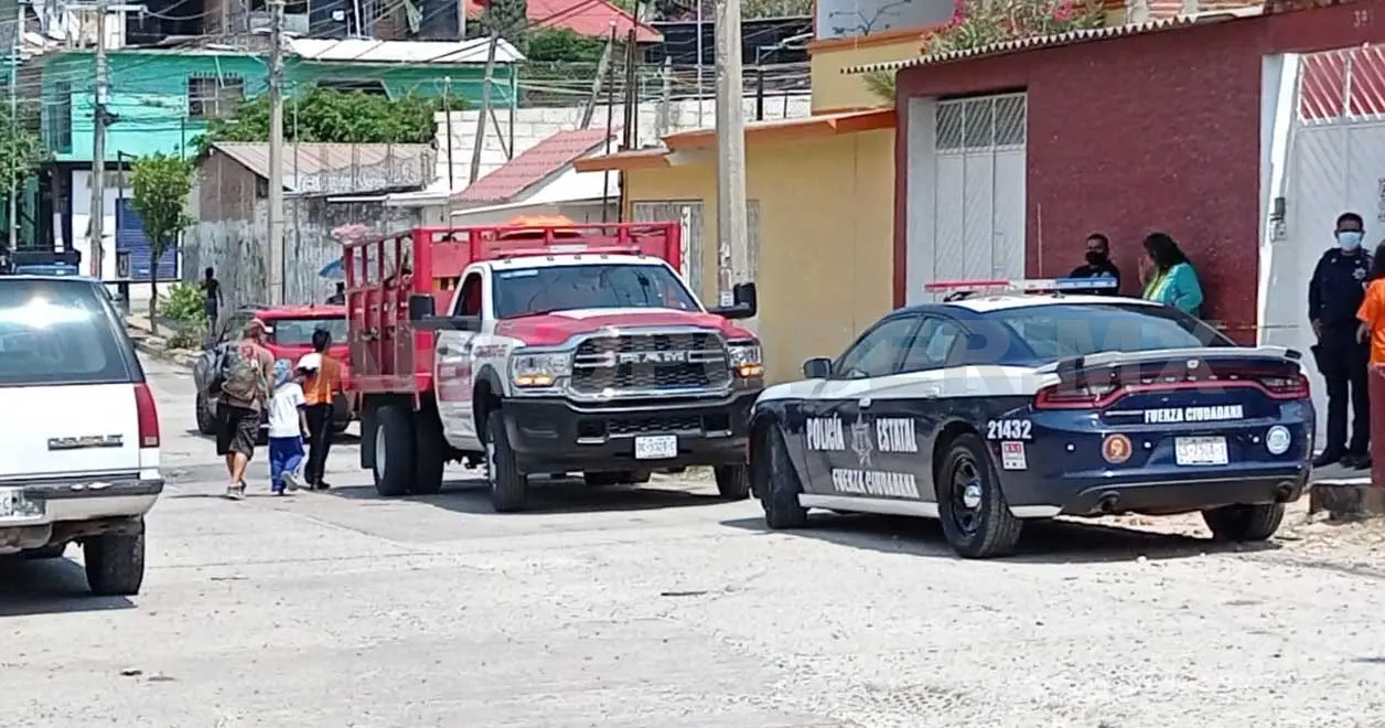 Autoridades se presentaron para tomar conocimiento del hallazgo de una persona sin vida y en avanzado estado de descomposición. Ulises López / CP