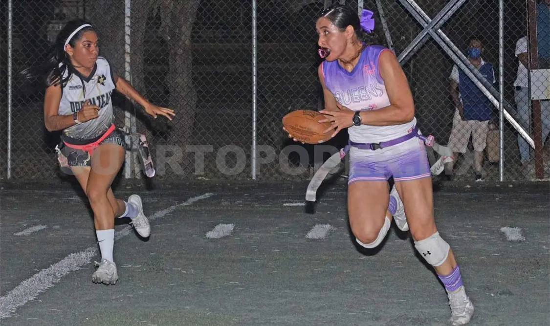 Dream Team se quedó con el cetro de la categoría femenil A, superando por cerrado 38-33 a su similar de Queens. Carlos López/CP