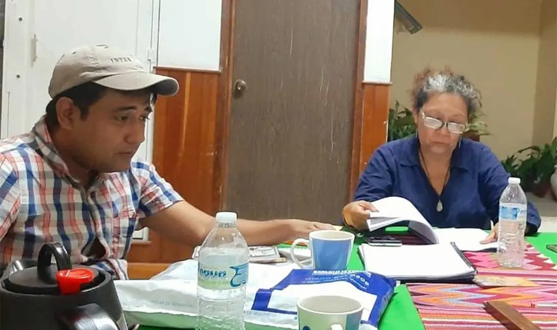 Deliberación del jurado calificador. Cortesía