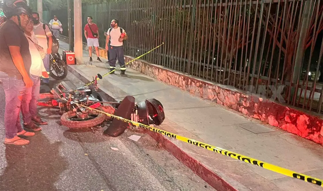 El trágico accidente ocurrió sobre la prolongación de la 5ª Norte Poniente, justo a la altura del reloj floral. Ulises López / CP