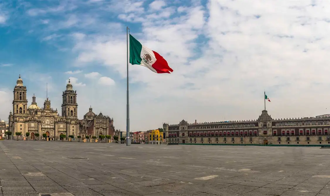 La senadora Mónica Fernández espera lograr hoy la aprobación del cambio de nombre del Zócalo capitalino. Cortesía