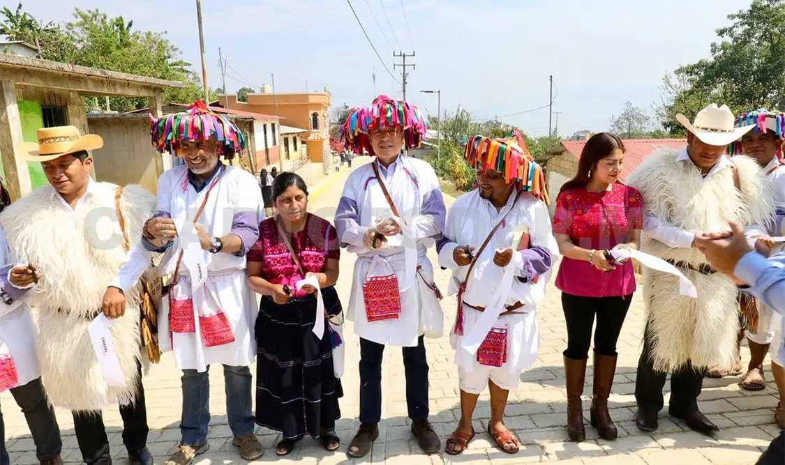 Reiteró el compromiso de seguir trabajando por la paz y la reconciliación de los pueblos, mediante el impulso de más obras. CP