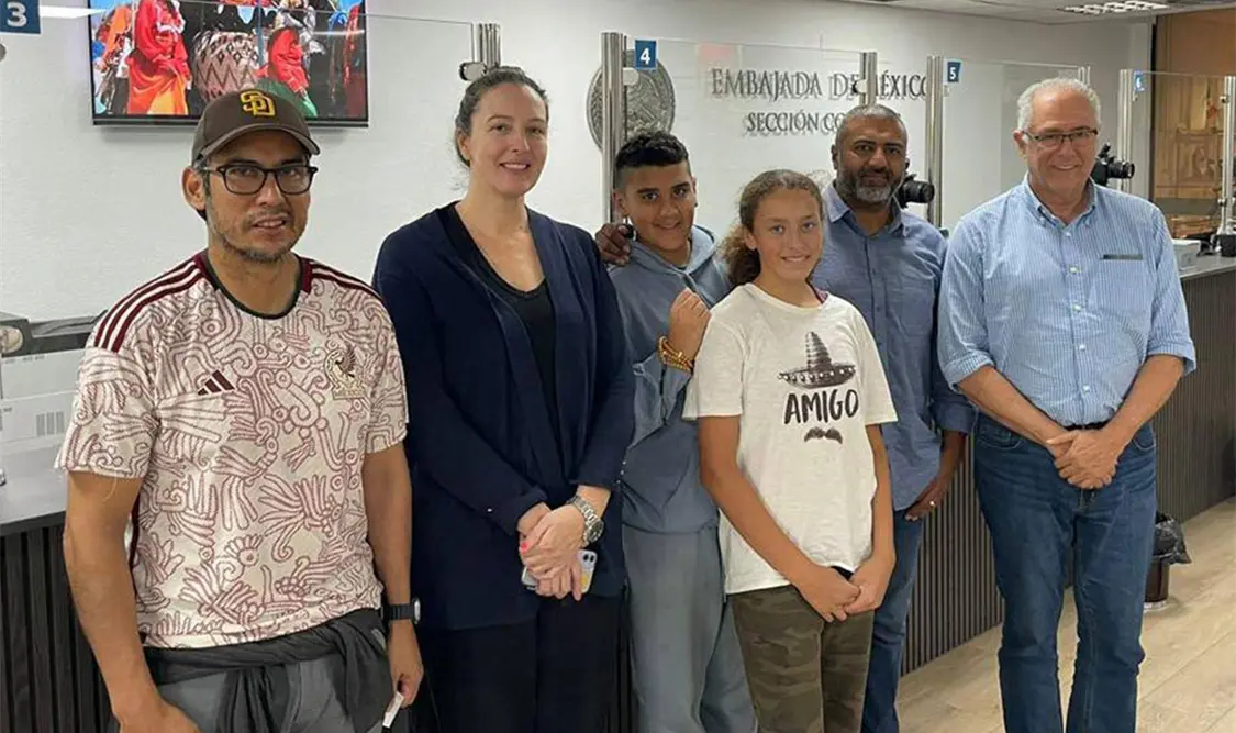 Llegan a Madrid 6 mexicanos evacuados de Sudán