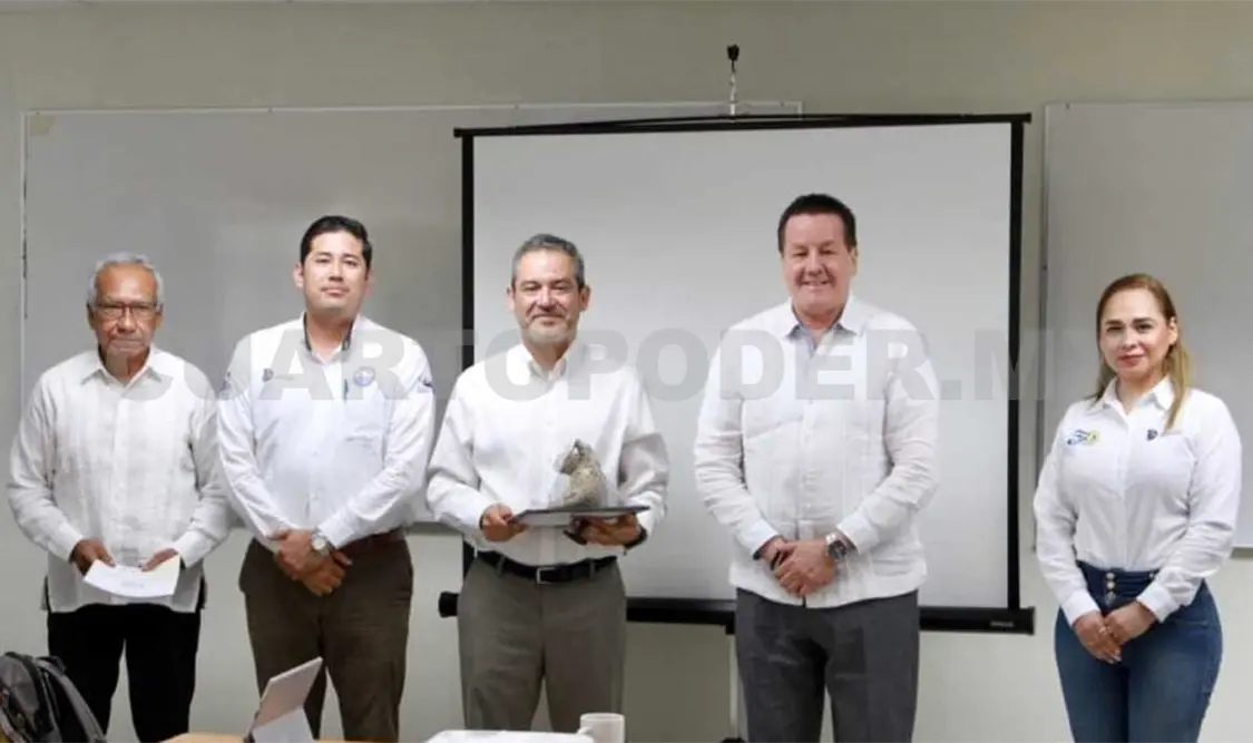 Participan directivos en ponencia sobre educación