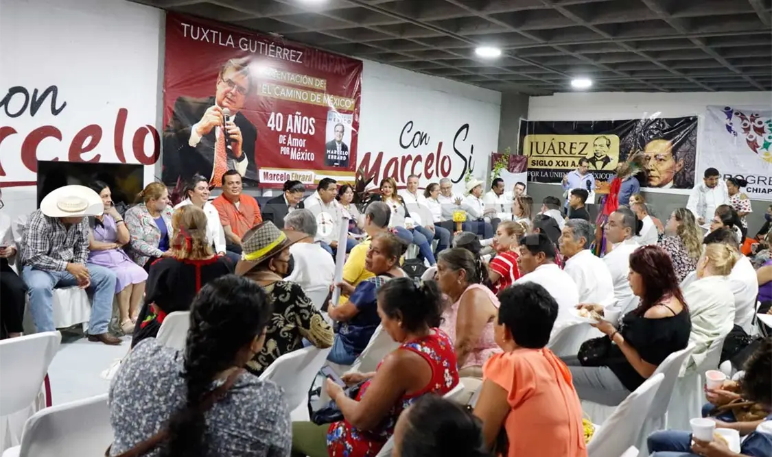 Presentan libro de Marcelo Ebrard