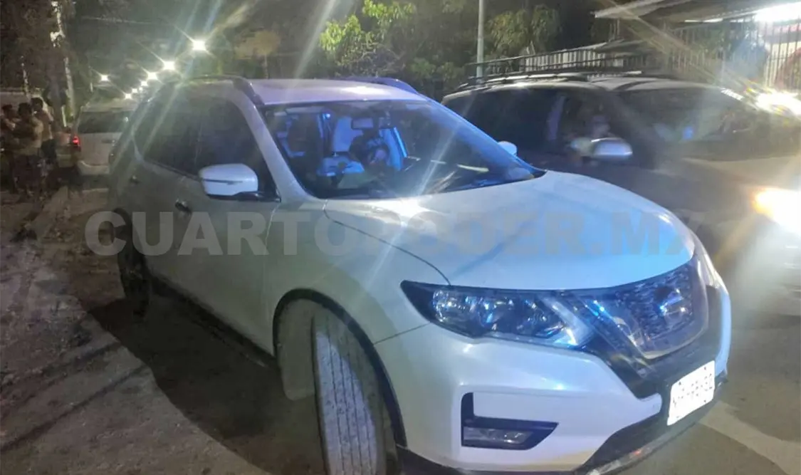 Camioneta arrolla a madre e hijo en San José Terán