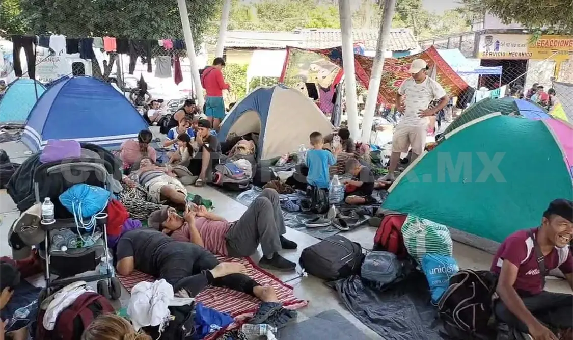 Migrantes pasan retenes y llegan a Villa Comaltitlán