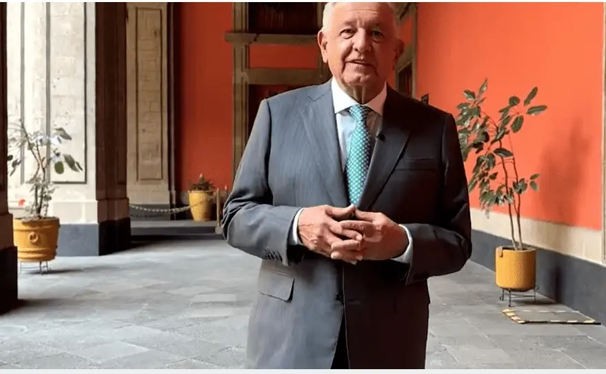 AMLO reaparece tras dar positivo a covid