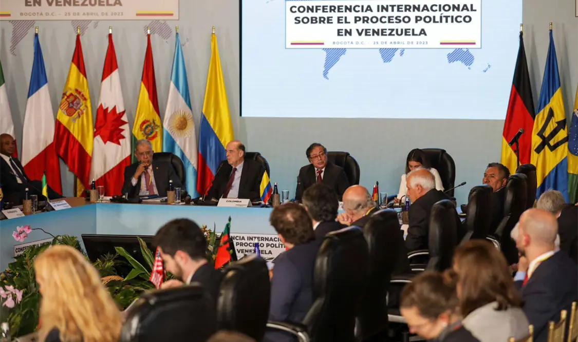 Colombia intenta destrabar conflicto