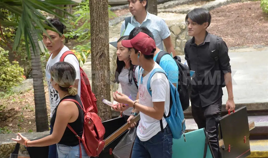 Convocan a estudiantes a cursos de educación continua