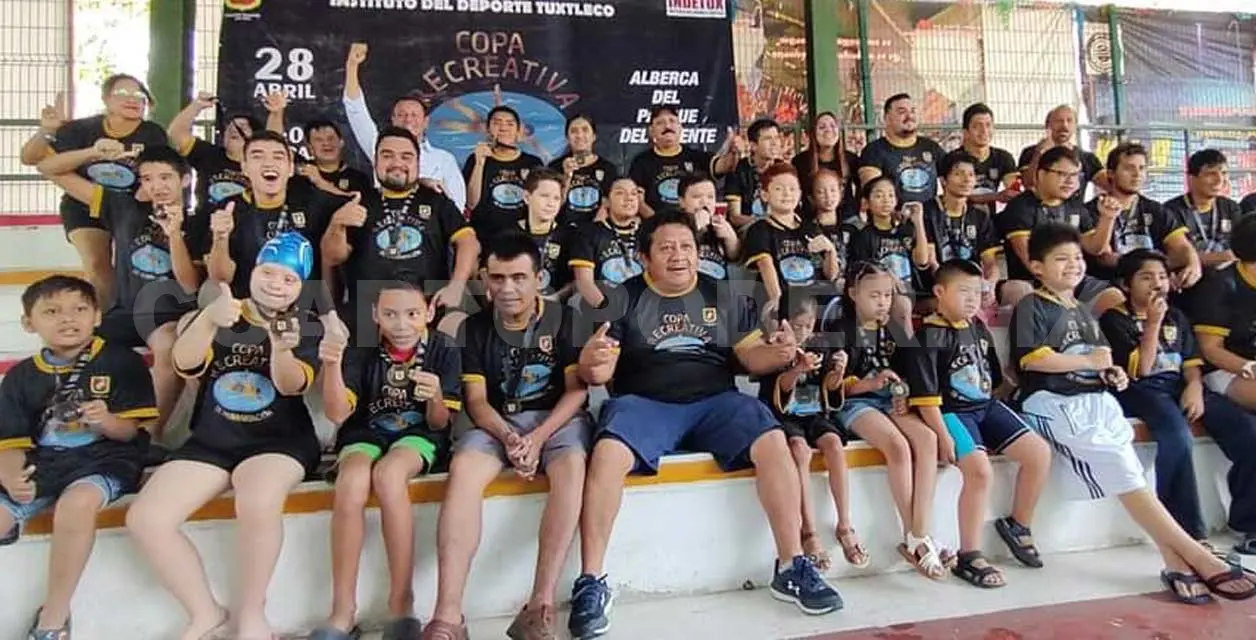 Se dieron cita 50 nadadores en la alberca del parque del Oriente para ser parte de este campeonato. Cortesía