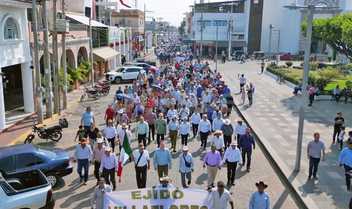 Mariano Rosales encabeza desfile del Día del Trabajo