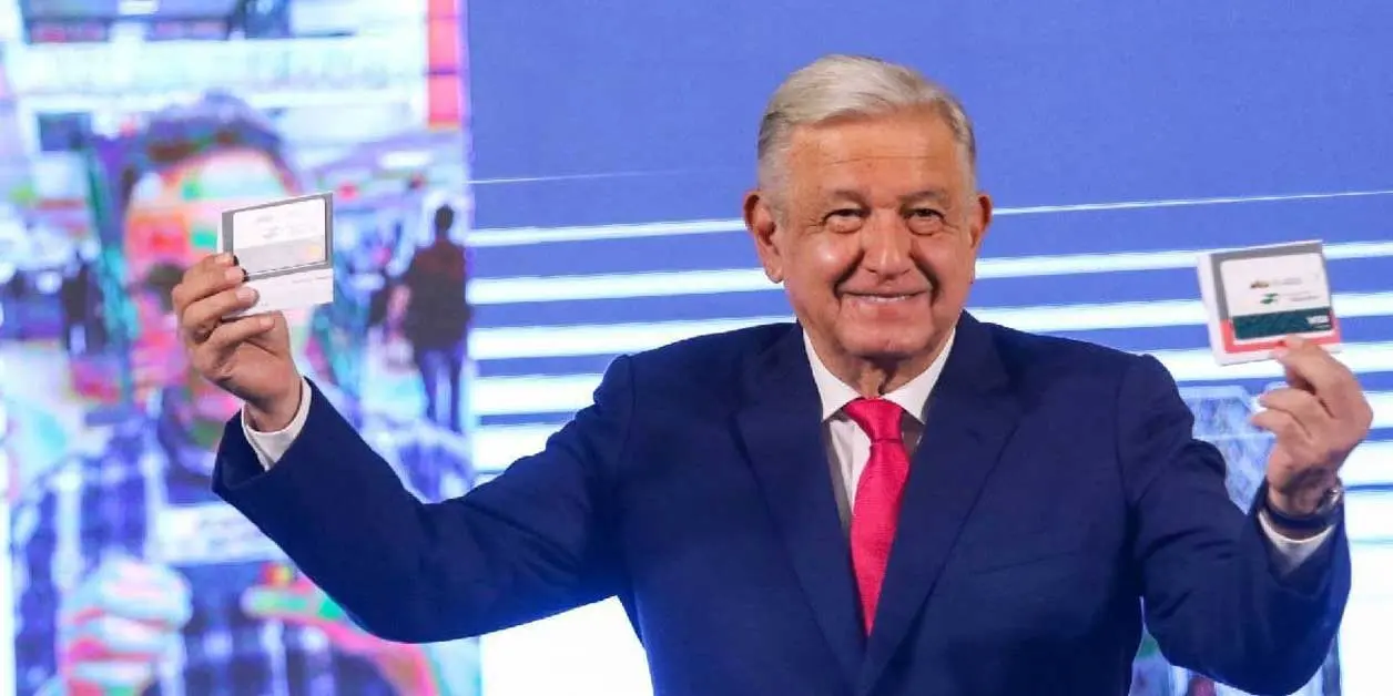 Lanza López Obrador la tarjeta del Bienestar