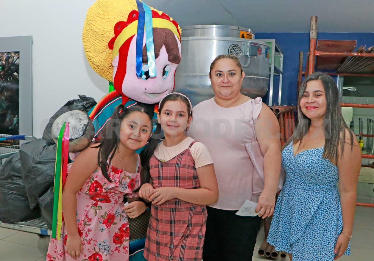 Cuarto Poder festeja a la niñez