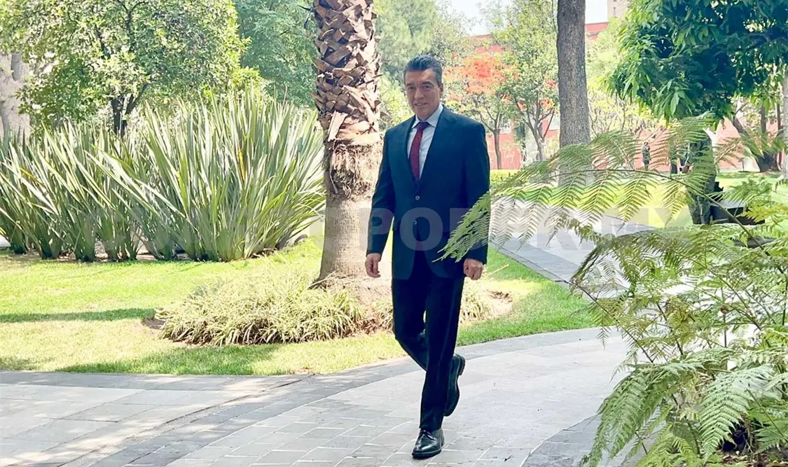 Asiste Escandón a reunión encabezada por AMLO