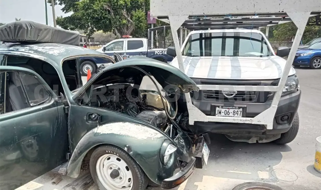 “Semaforazo” deja a persona malherida